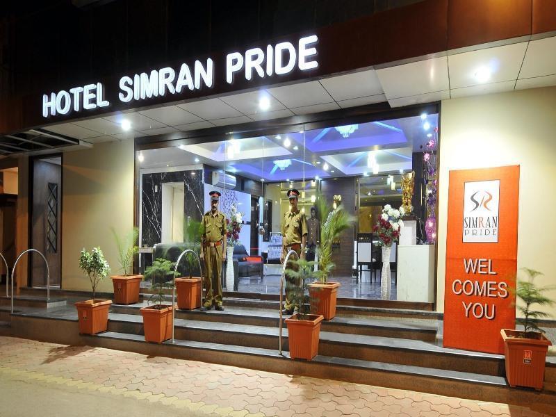 Hotel Simran Pride, Raipur Ngoại thất bức ảnh